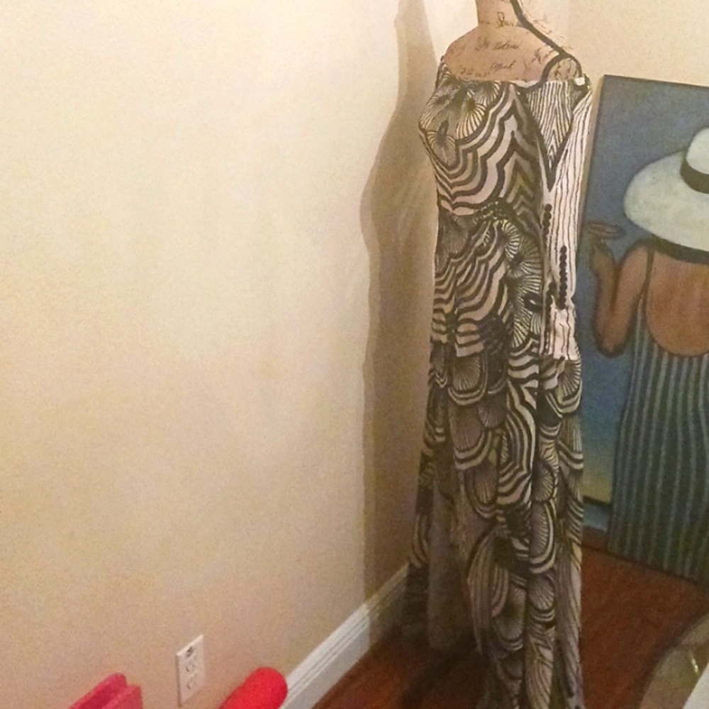 Blithe Reign of Delight Nude Gown - Picture 11 of 14